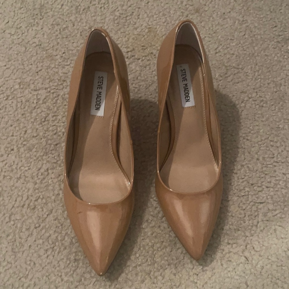 Camel Steve Madden Pumps